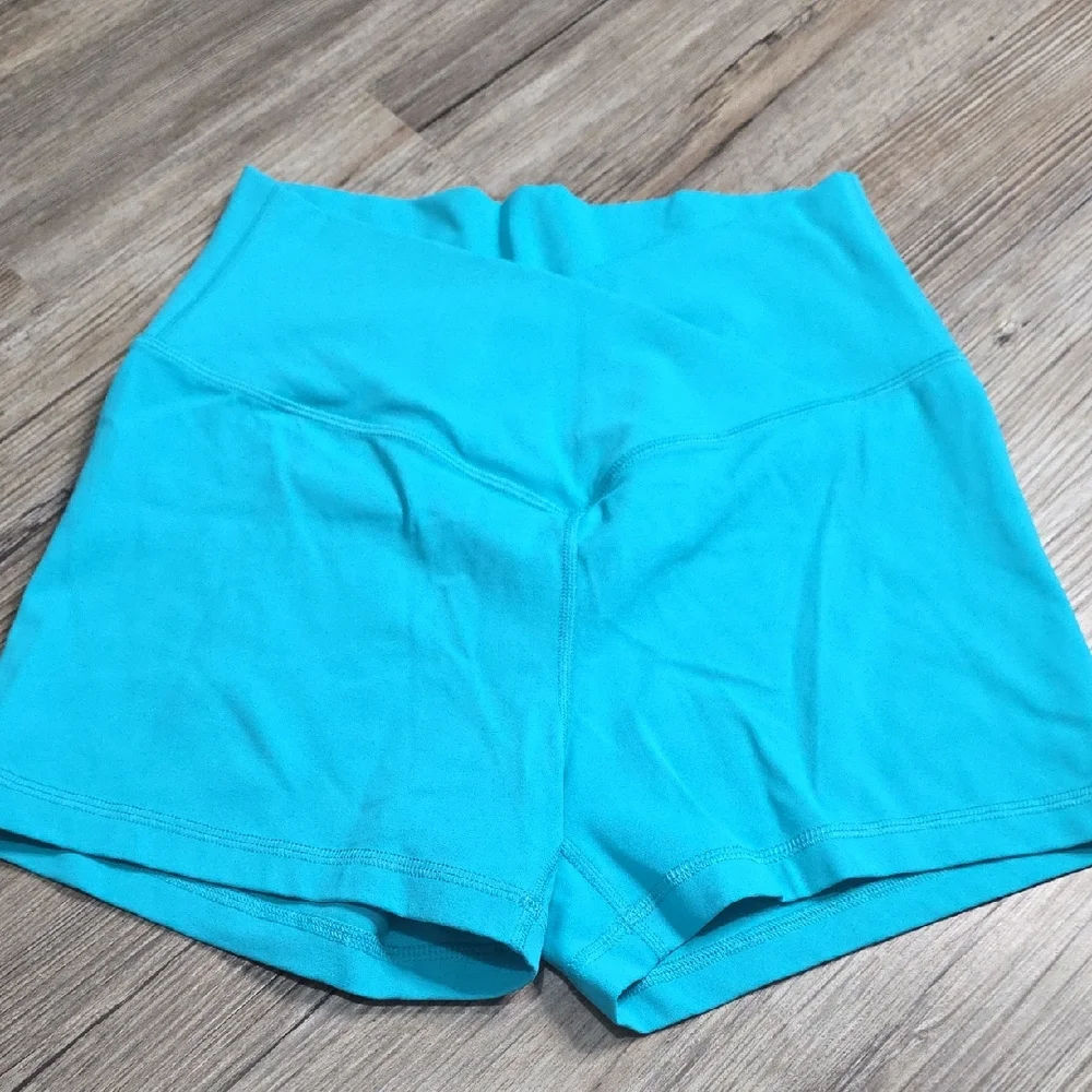 CRZ YOGA High Waist Crossover Shorts - Picture 3 of 6